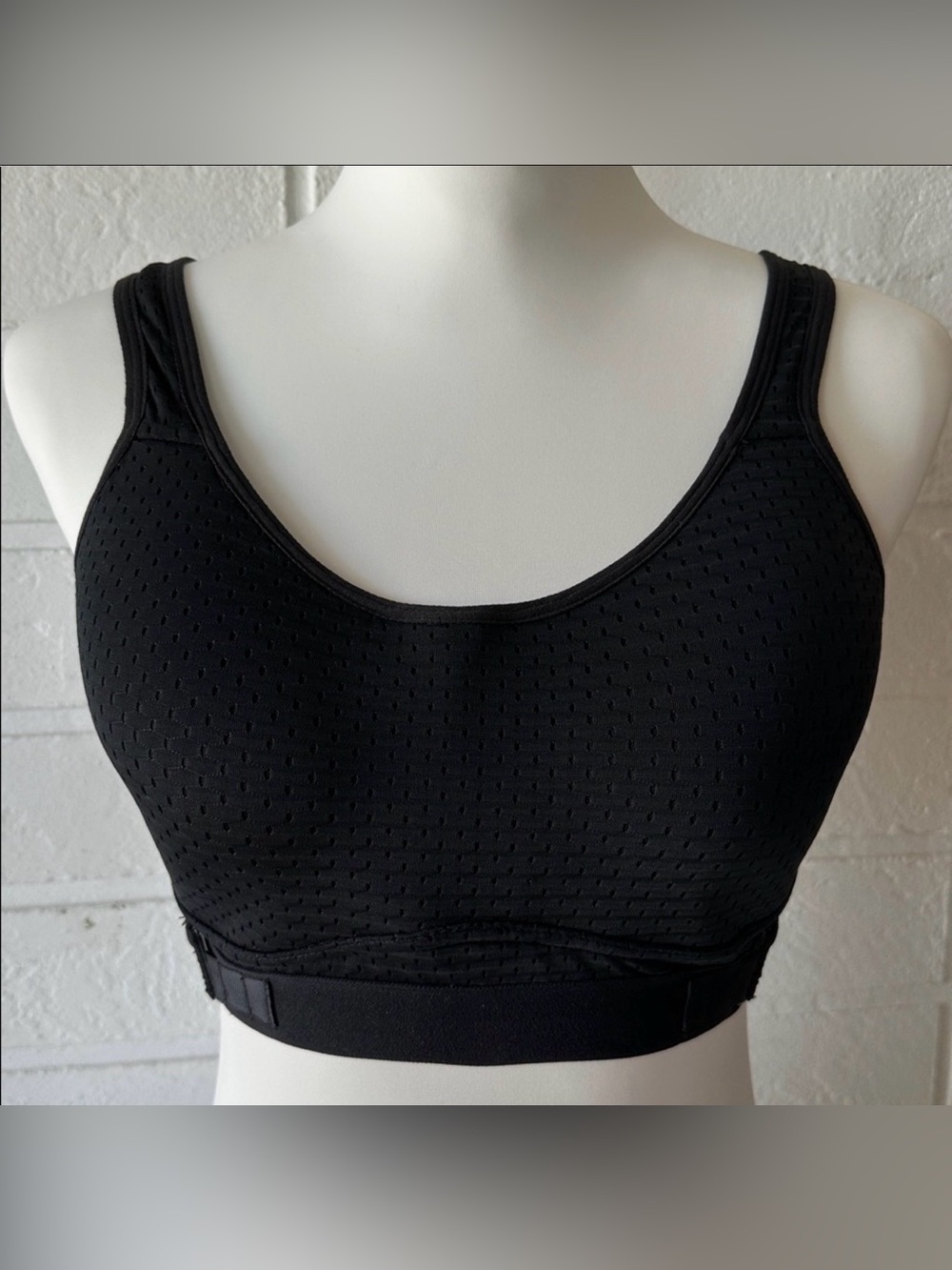 Layer8 Athletic Women’s Black Medium Support Sports Bra Size L